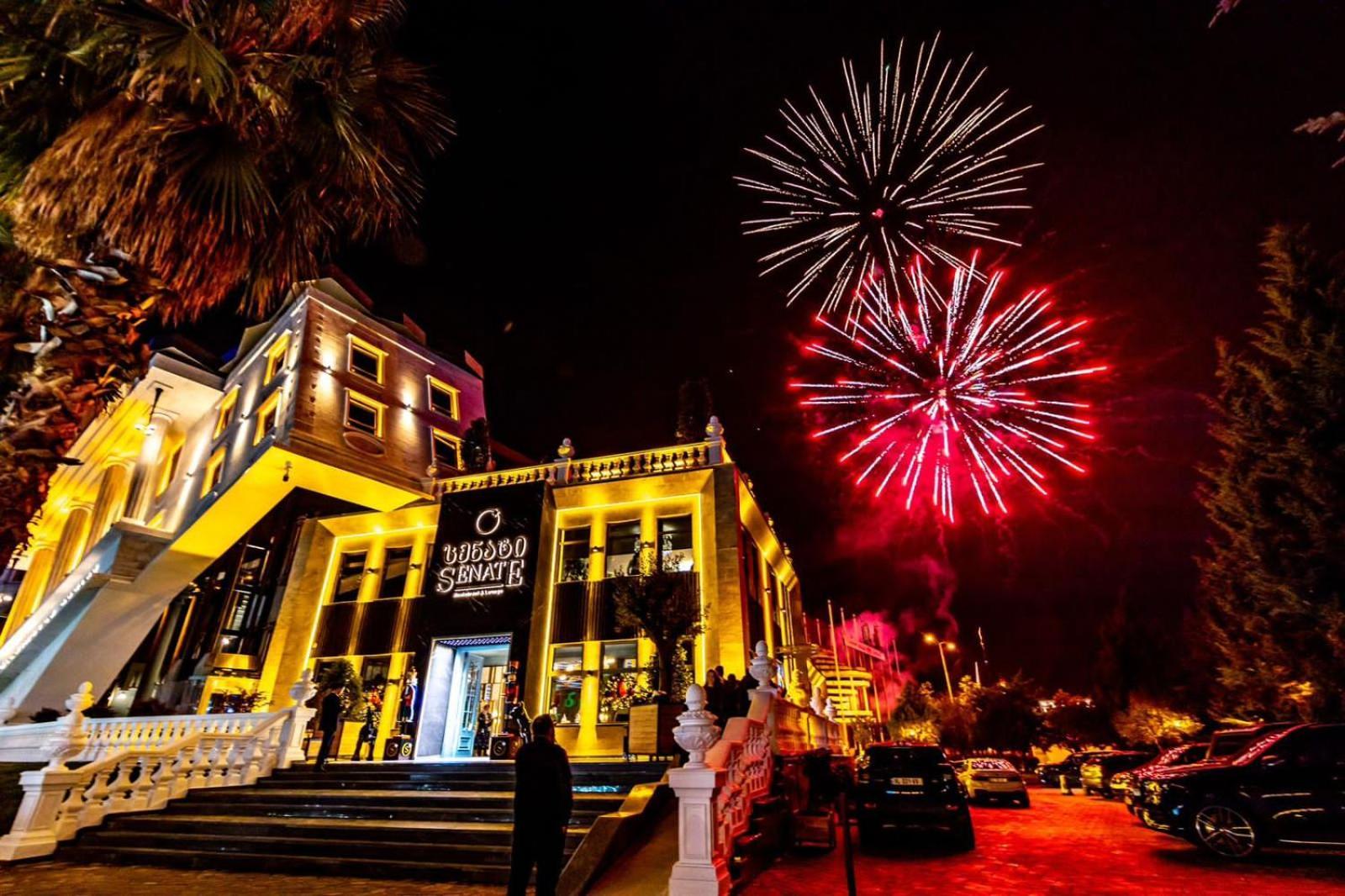 Queen Apartments In Батуми Экстерьер фото